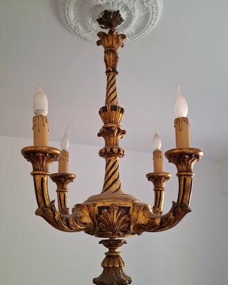 Lampadario dorato in legno stile Luigi XVI