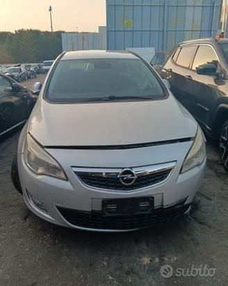 Opel Astra 2012