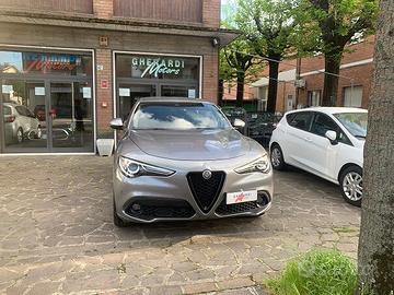 Alfa Romeo Stelvio 2.2 Turbodiesel 210 CV AT8 Q4 V