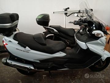 Suzuki Burgman 650 executive
