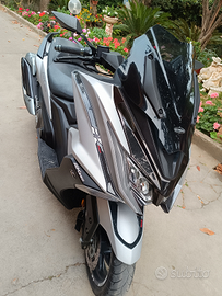 Kymco AK 550