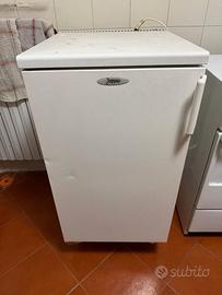 CUCINA A GAS, FRIGO, LAVATRICE 200 EURO