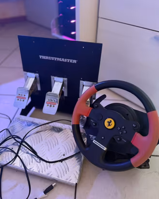 Thrustmaster T150 Ferrari + Pedaliera T3PA-PRO