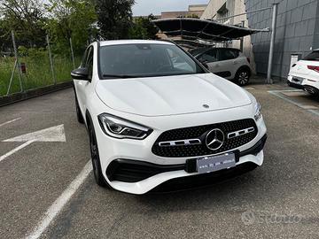 MERCEDES-BENZ GLA 200 d Automatic Premium