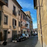 NEGOZIO A GENZANO DI ROMA