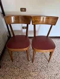 Coppia di sedie vintage in frassino e skai – Stile