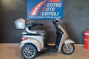 Sym Altro NCX scooter triciclo eletrico