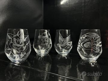 Set di bicchieri incisi a mano - stile tattoo trad