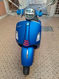 VESPA 300 HPE GTS SUPER  11000km BLU OPACO