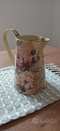 caraffa in latta motivo floreale vintage