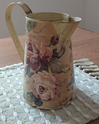 caraffa in latta motivo floreale vintage
