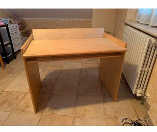 SCRIVANIA IN LEGNO BUONO