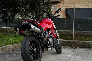 Ducati Monster 796A2