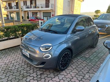 Fiat 500 e Cabrio La prima