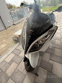 Kymco Downtown 300i