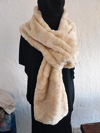 Stola in pelliccia sintetica 