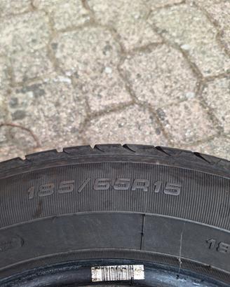 DUE pneumatici Goodyear 185/65R15 SEMINUOVI RE-MO