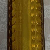 Centrotavola vintage in vetro pressato ambrato