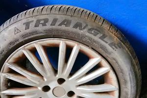 Cerchi in lega da 16" con gomme nuove
