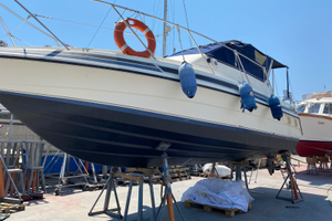 Barca a motore fairline targa 27