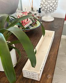 Contenitore in legno bianco