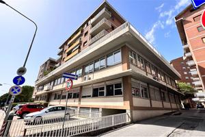 Uffici ambulatori o appartamenti