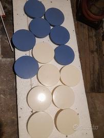  14 manigliei in plastica 