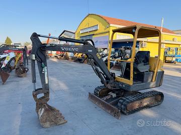 Mini escavatore VOLVO EC20B