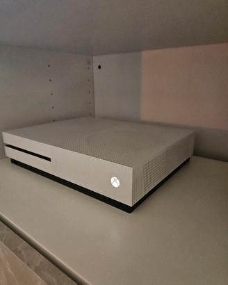 XBOX ONE S 1TB