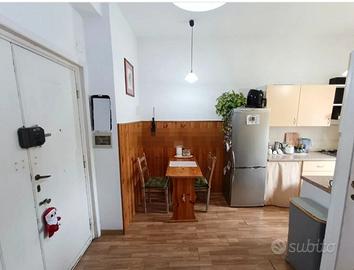 GARBATELLA BiLOCALE ARREDATO CON BALCONE