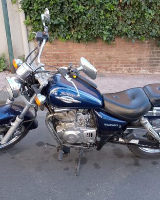 Suzuki marauder 250 anno 2005 batteria nuova