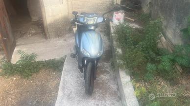 scooter 50cc con la batteria nuova