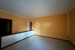 3 LOCALI A ANGOLO TERME