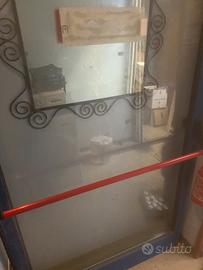 Porta con maniglione antipanico