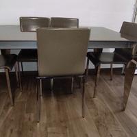 Tavolo allungabile con sedie