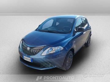 Lancia Ypsilon 1.0 firefly hybrid silver plus s&s