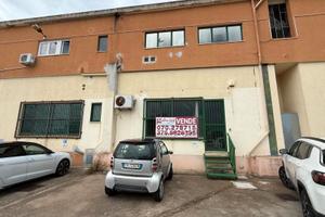 Via Garigliano 1 - Laboratorio commerciale