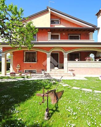 VILLA SINGOLA A VALVASONE ARZENE