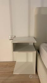 Tavolino/Comodino a forma di S