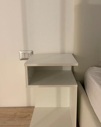 Tavolino/Comodino a forma di S