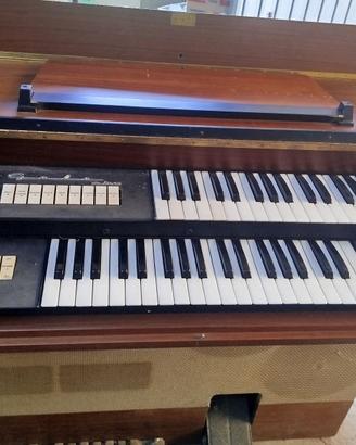 Organo elettronico Farfisa