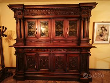 grande credenza in noce con alzata 