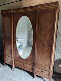 Armadio Antico Intarsiato in Noce – Da Restaurare