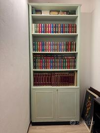 Libreria in stile classico + Libreria bassa nera