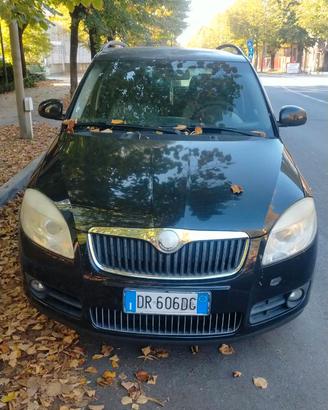 Auto skoda Fabia benzina