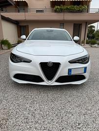 Alfa Romeo Giulia 2.2 Turbo Disel 180CV  AT8 Super