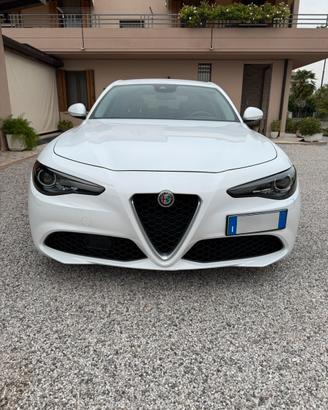 Alfa Romeo Giulia 2.2 Turbo Disel 180CV  AT8 Super