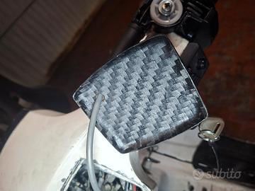 Coperchio Vespa Carbonio con foro per gas rapido