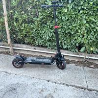Monopattino elettrico grande