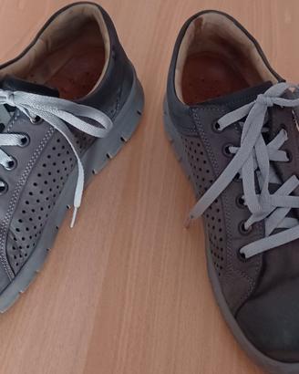 2 paia di scarpe